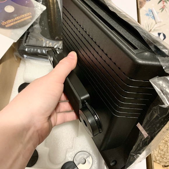 Universal 9" HD LCD Clip-on Car Vehicle Headrest Monitor Display Screen (Pair) - Picture 5 of 9